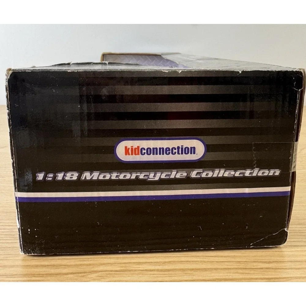 Kid Connection Maisto 1:18 Vespa Scooter Collection 5 Diecast Models Boxed